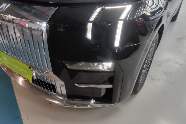 Used Zeekr 009 2024 Six-Seat Executive Version 4WD 140 kWh
