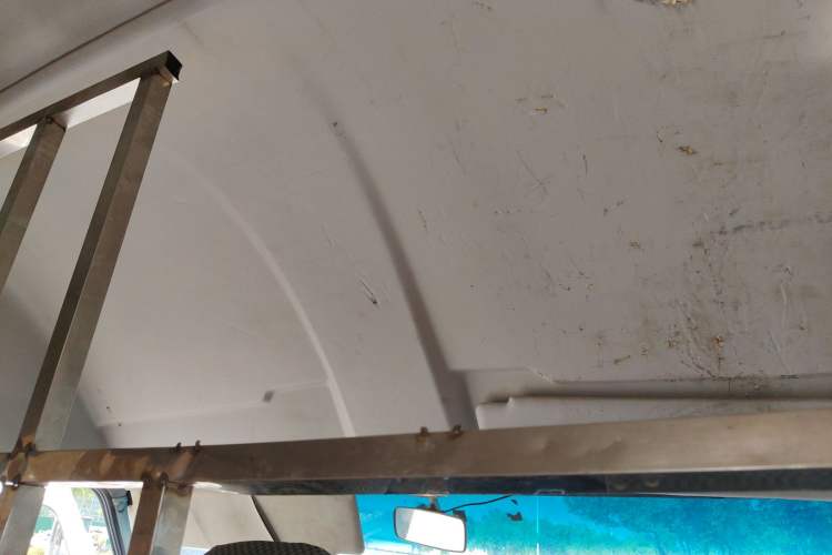 Used Iveco Daily 2021 2.5T A35 M1 Passenger Van 5-9 Seater Short Wheelbase Mid-Roof Design Dual Tires Side Sliding Door
