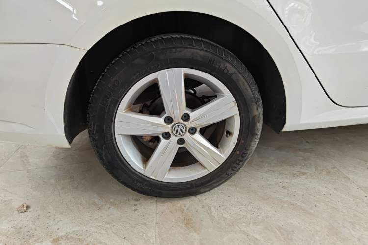 Used Volkswagen Lavida 2017 1.6L Automatic Fashion Edition
