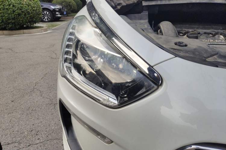 Used  5 2014 1.6T Luxury Edition THP200
