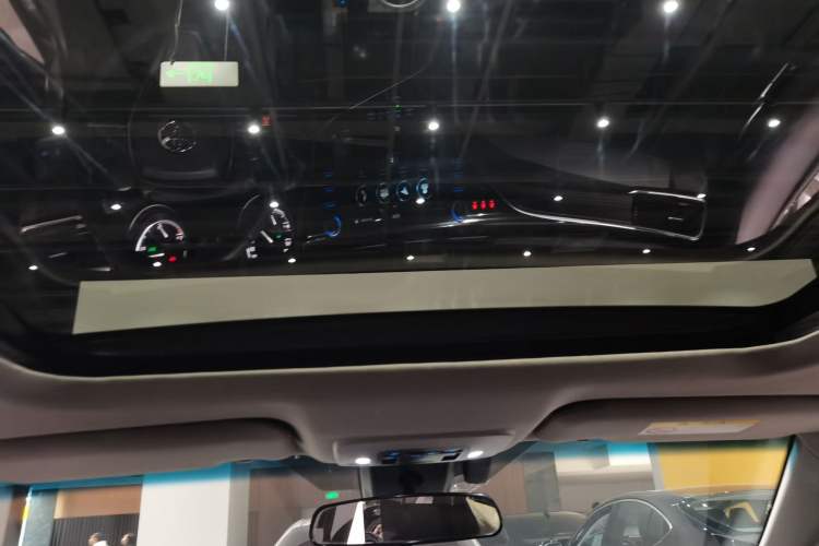 Used Toyota Camry 2019 Revised Version Dual-Engine 2.5 HG Luxury Edition
