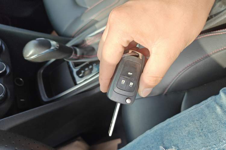 Used Chevrolet Monza 2020 Light Hybrid Redline 320T Dual-Clutch Thrilling Edition
