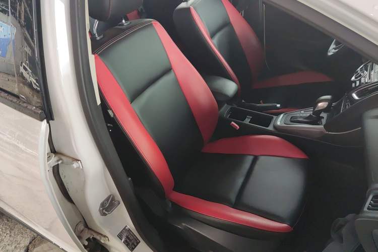 Used Ford Focus 2018 Hatchback Classic 1.6L Automatic Comfort Plus SmartDrive Edition
