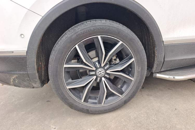 Used Volkswagen Tiguan L 2020 330TSI Automatic Two-Wheel Drive Smart Luxury Edition China VI Standard
