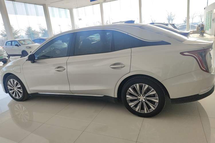 Used Hongqi E-QM5 2022 431 km Charge & Enjoy Edition