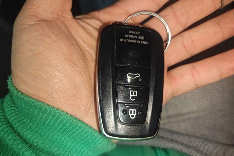 Used Toyota Camry 2021 2.0G Luxury Edition
