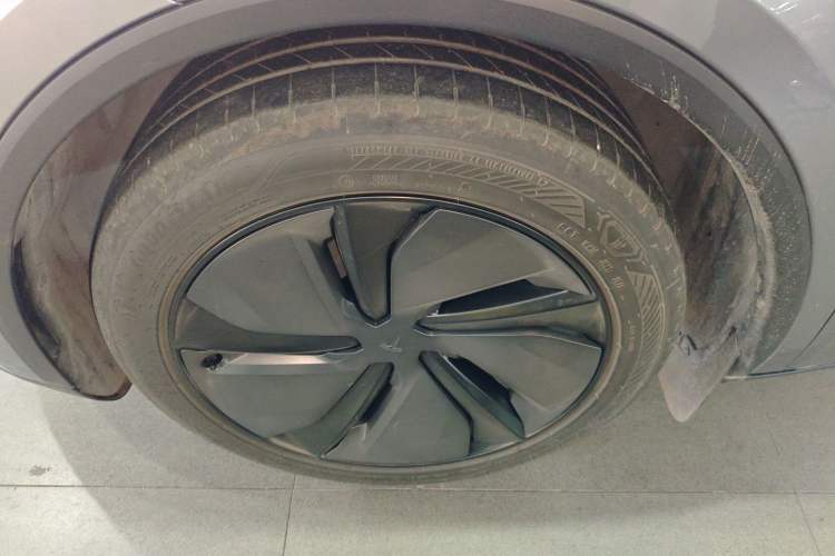 Used Tesla Model Y 2025 Rear-Wheel-Drive Version