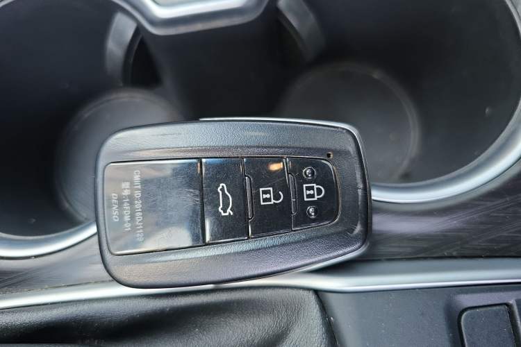 Used Toyota Camry 2023 2.0G Luxury Edition
