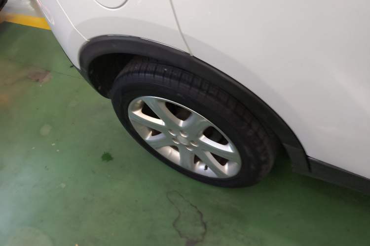 Used Buick Encore 2015 1.4T Automatic Two-Wheel Drive Urban Elite Version
