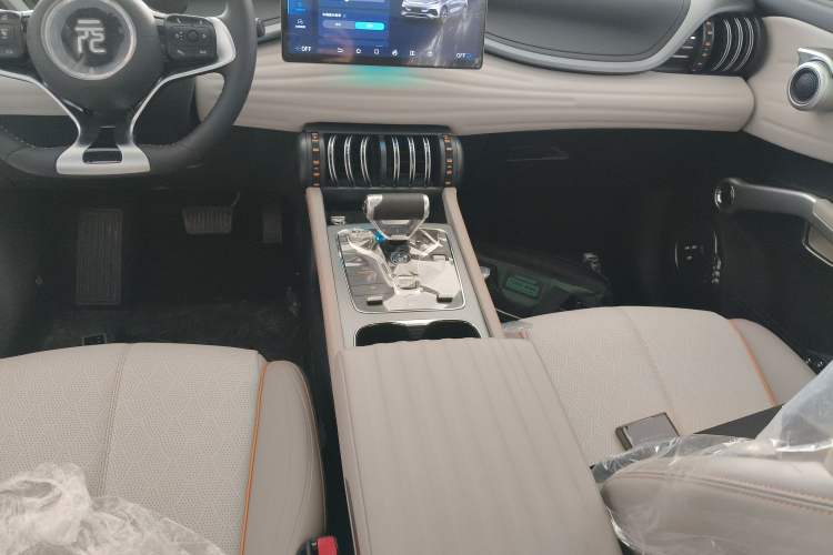 Used BYD Yuan PLUS 2024 Honor Edition 430KM Beyond Model
