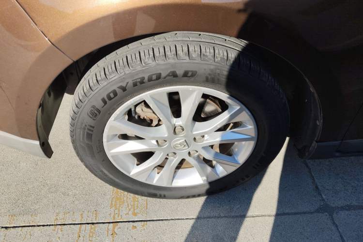 Used Baojun 730 2014 1.5L Manual Luxury Navigation ESP Version 7 Seats
