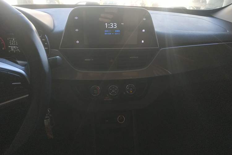 Used Baojun 310W 2017 1.5L Manual Fashion Model China V
