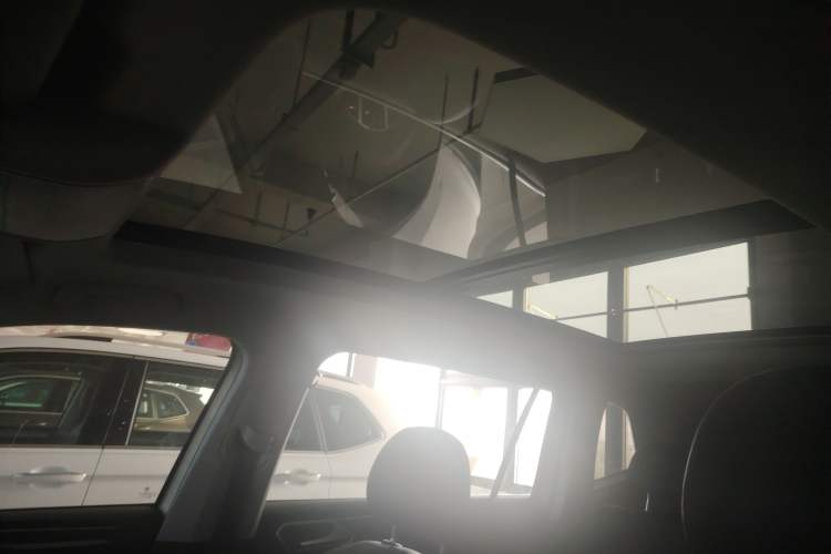 Used Volkswagen Tiguan L 2022 330TSI Automatic Two-Wheel Drive R-Line Enhanced Edition
