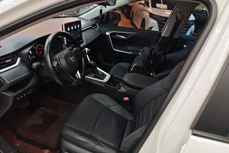 Used Toyota Wildlander 2022 2.0L CVT Two-Wheel Drive Luxury PLUS Edition
