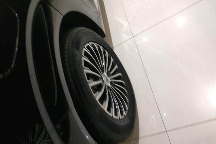 Used Denza D9 2024 DM-i 980 Four-Wheel Drive Prestige Model
