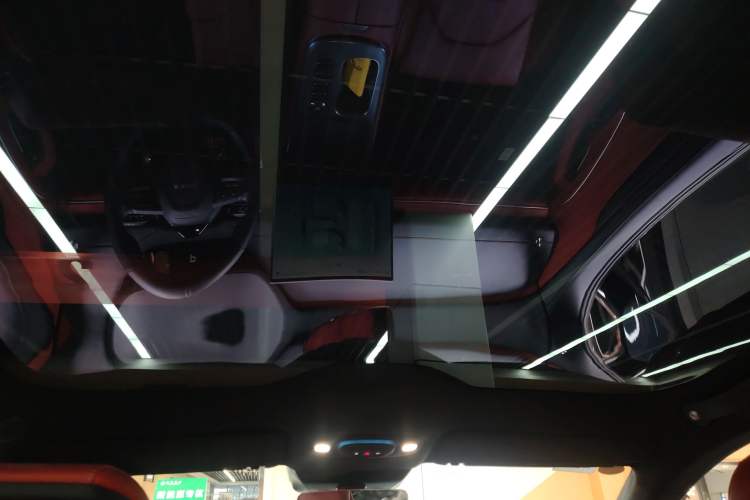 Used  SU7 2024 Four-Wheel Drive Ultra-Long Range Advanced Intelligent Driving Max Edition
