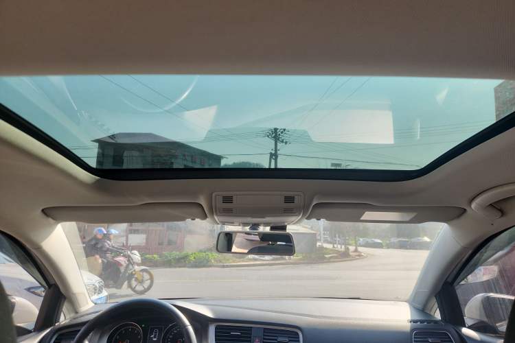 Used Volkswagen Golf 2015 1.4TSI Automatic Comfort Model
