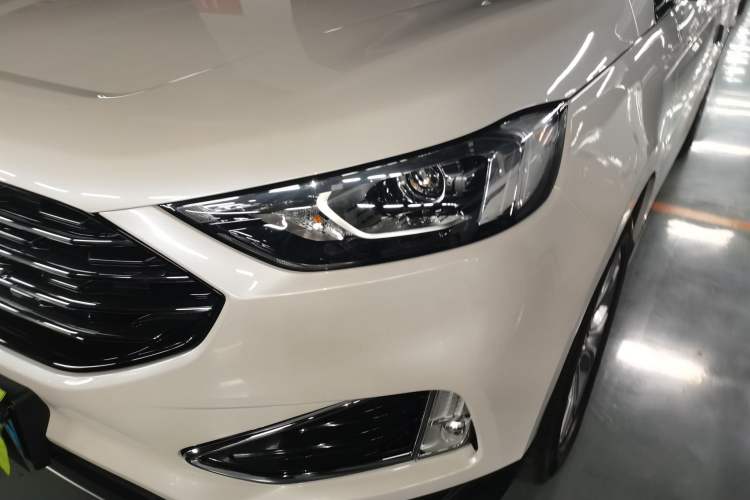 Used Ford Edge 2020 EcoBoost 245 Two-Wheel-Drive Platinum Edition 5 Seats
