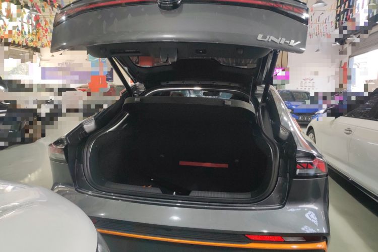 Used Changan UNI-V 2024 1.5T Prestige Sport Edition