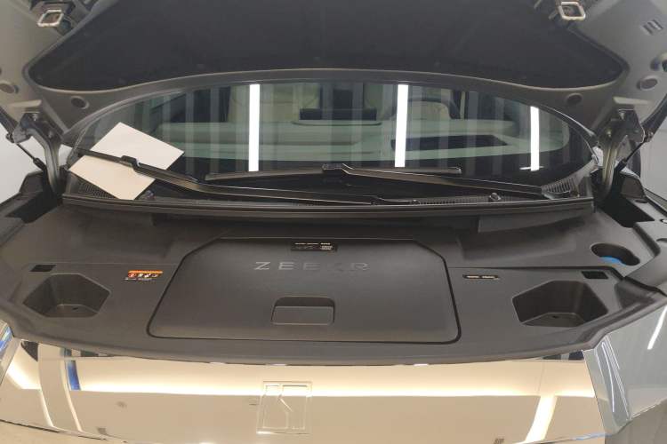 Used Zeekr 009 2024 7-Seater Walk-Through Version Four-Wheel Drive 108 kWh