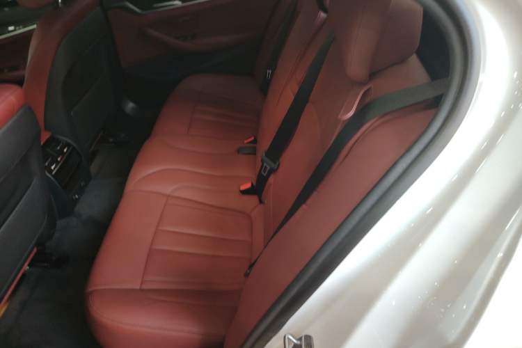 Used BMW 5 Series 2019 Facelifted 530Li Leading Edition M Sport Package
