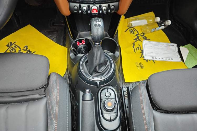 Used  MINI 2016 1.5T COOPER SEVEN Five-Door Edition
