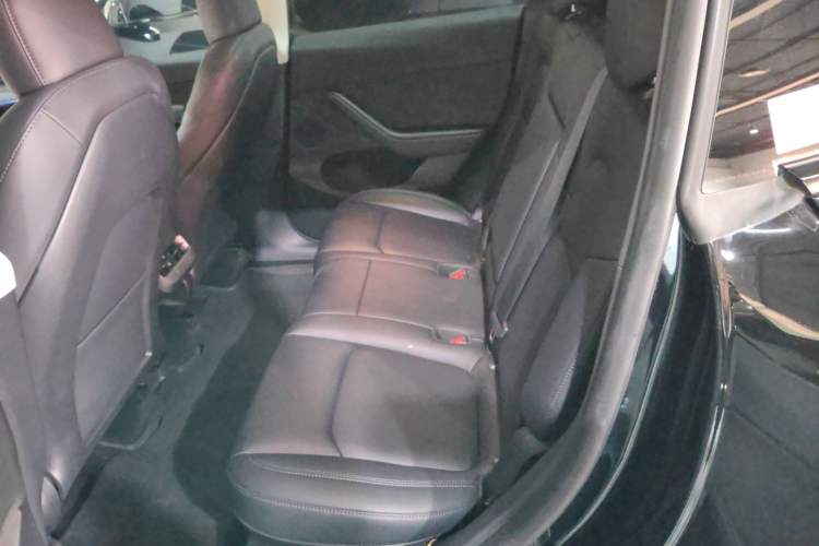 Used Tesla Model Y 2023 Rear-Wheel-Drive Version
