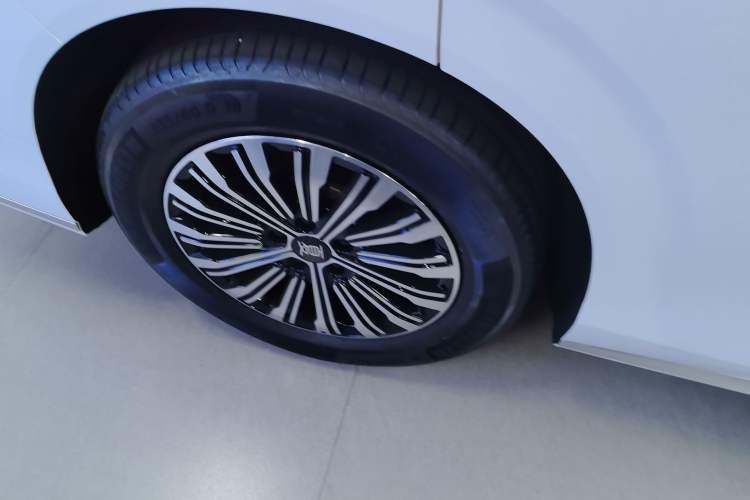 Used BYD Xia 2025 DM-i 1.5T 180km Beyond Edition
