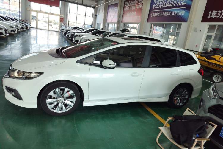 Used Honda Jade 2017 1.8L automatic Comfort version 5 seats
