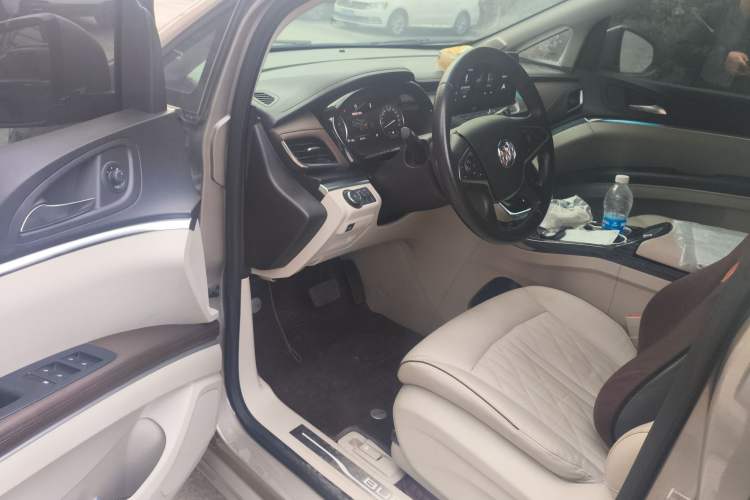 Used Buick GL8 2022 Land Business Class 652T Smart Deluxe Model