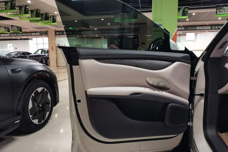 Used  LS6 2025 Long-Range Lingxi Smart Enjoyment Edition
