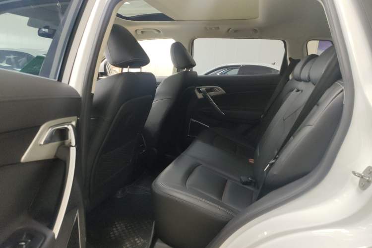 Used Geely Auto Emgrand X7 Sport 2020 1.8TD DCT Two-Wheel Drive Smart Connect 4G-Enabled Version
