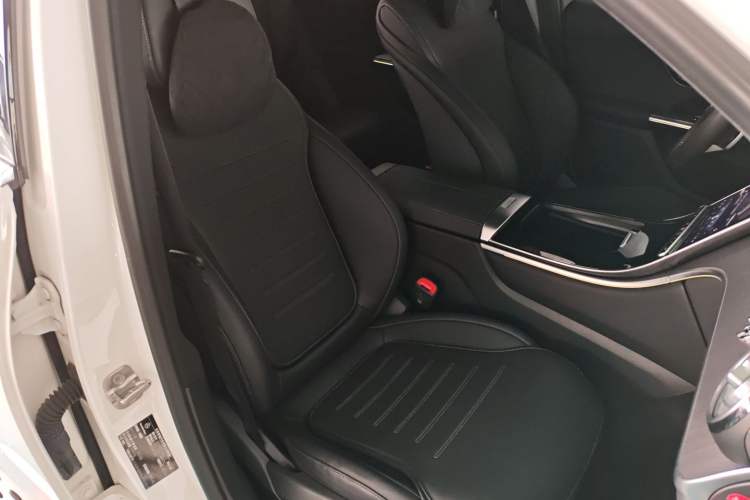 Used Mercedes-Benz GLC 2023 GLC 260 L 4MATIC Luxury 7-Seater
