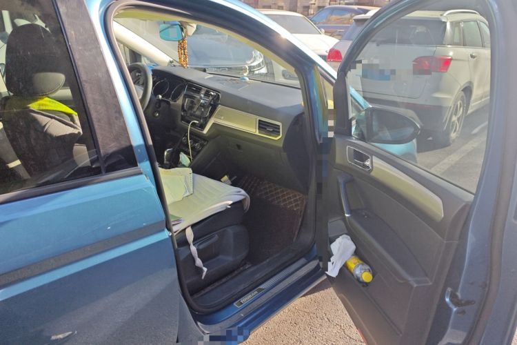 Used Volkswagen Touran 2016 Volkswagen Touran L 280TSI DSG Comfort Edition
