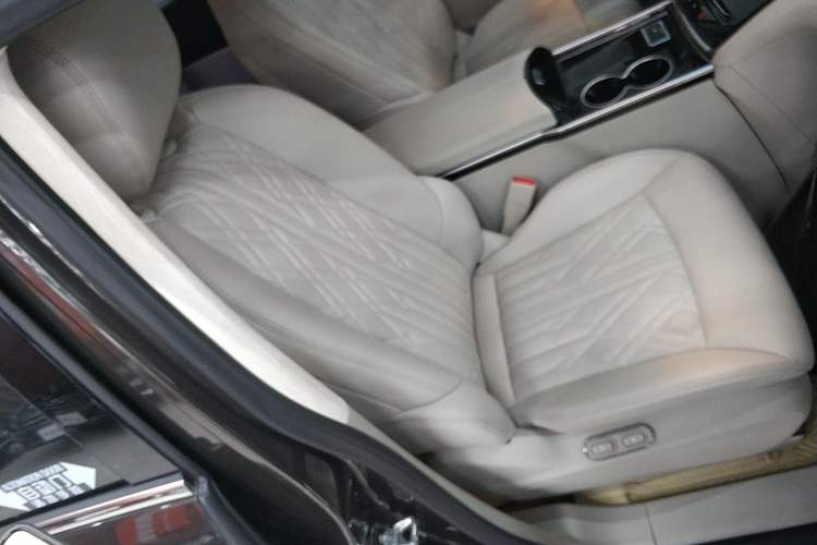 Used Buick GL8 2021 Land Cruiser Executive Class 652T Comfort Model