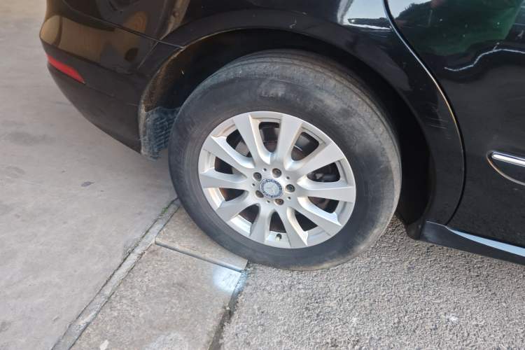 Used Mercedes-Benz R-Class 2017 R 320 4MATIC Business Edition Prestige Model
