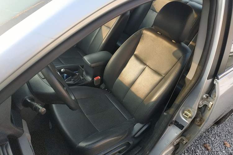 Used Zotye Z300 2014 New Vision 1.5L Manual Luxury Model
