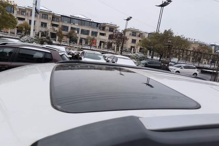 Used Buick Encore 2015 1.4T Automatic Two-Wheel Drive Urban Elite Version
