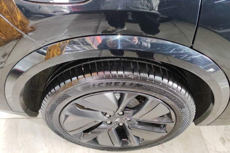 Used Li Auto L8 2024 Pro Model
