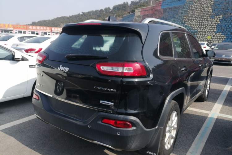 Used  Cherokee 2016 2.4L Professional Smart Version