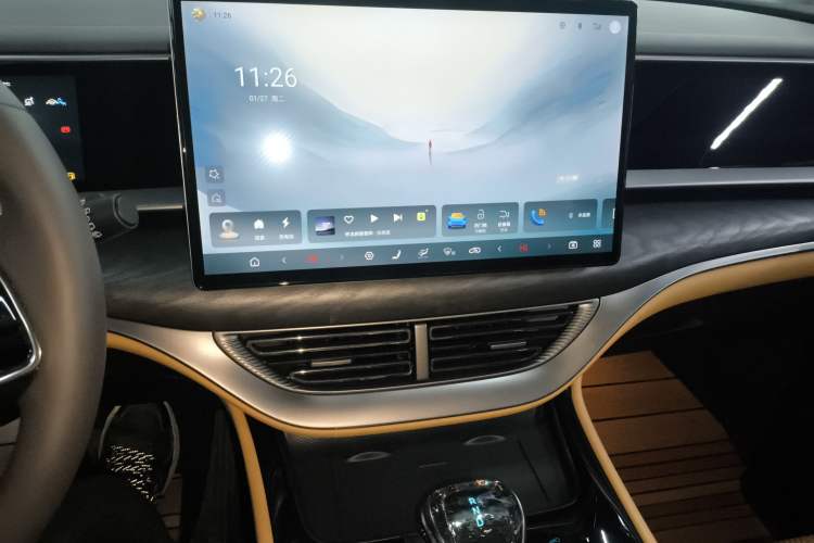 Used Denza D9 2024 DM-i 1050 Luxury Model