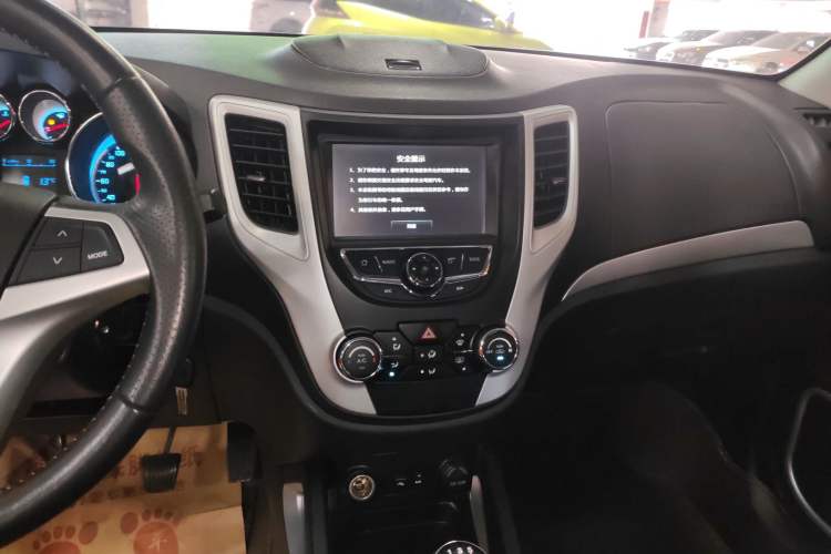 Used Changan CS35 2015 1.6L Manual Luxury Model China V Standard