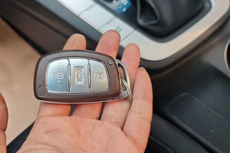 Used Hyundai Elantra (6th Generation / Lingdong) 2016 1.6L Automatic ZhiXuan – Elite Version