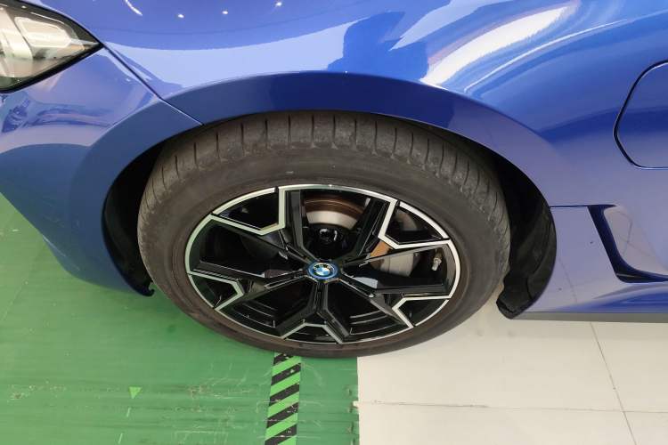 Used BMW i3 2023 eDrive 40 L Midnight Edition
