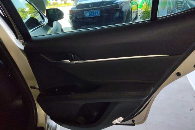 Used Toyota Camry 2018 2.5G Luxury Edition
