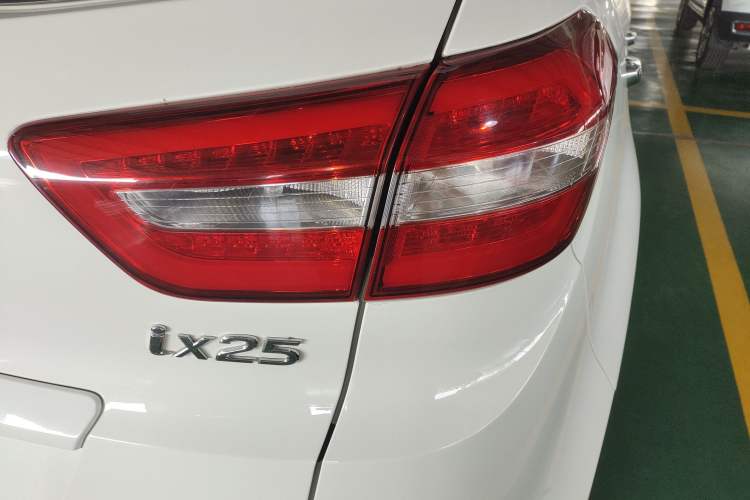 Used Hyundai ix25 2015 2.0L Automatic Two-Wheel Drive Intelligent GLS