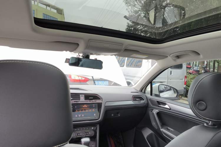 Used Volkswagen Tiguan L 2021 330TSI Automatic Two-Wheel Drive R-Line Enhanced Edition
