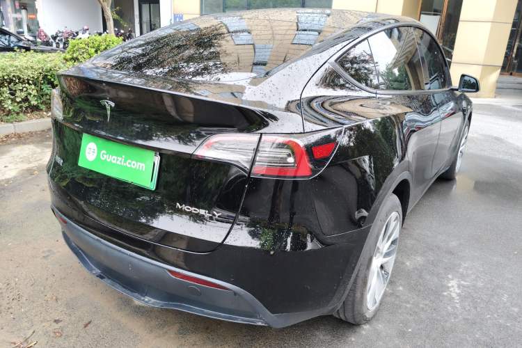 Used Tesla Model Y 2021 Long-Range All-Wheel-Drive Version 3D7