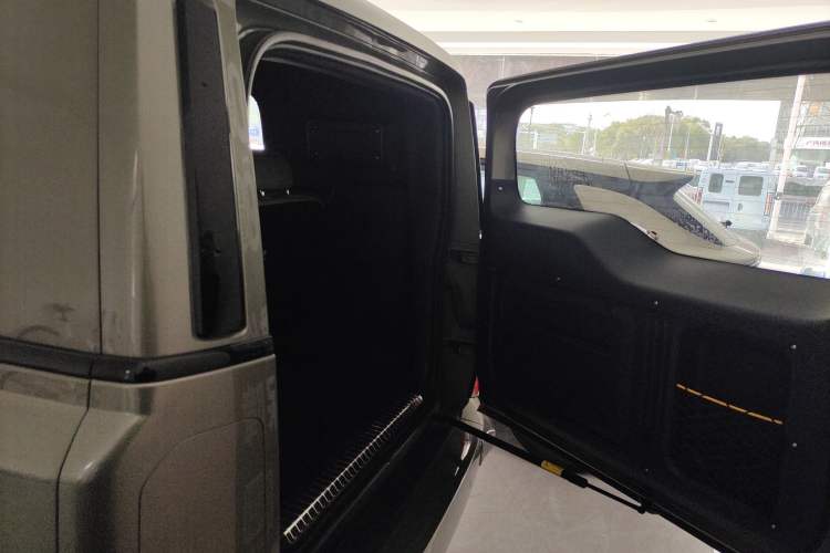 Used  V23 2025 501 Four-Wheel Drive Intelligent Driving Version
