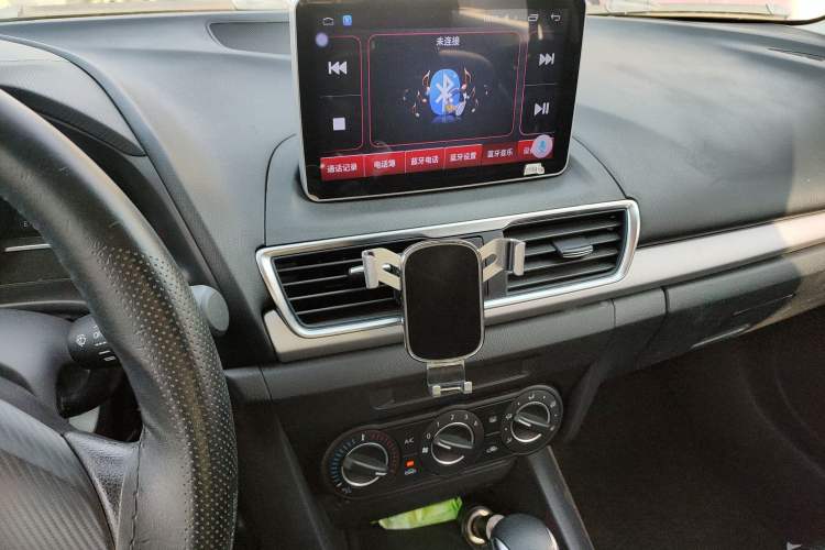 Used Mazda Mazda 3 Axela 2016 Sedan 1.5L Automatic Comfort Model
